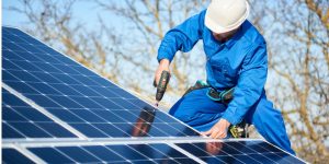 Installation Maintenance Panneaux Solaires Photovoltaïques à Feron